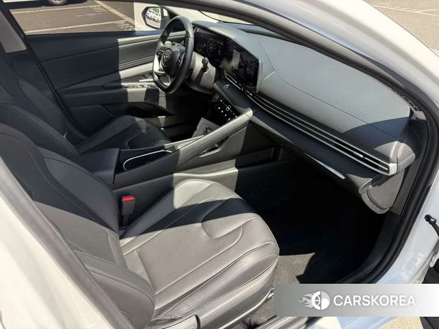 Hyundai Elantra 2023 Белый из Китая, фото 4