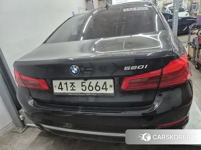 BMW 5 Series (G30) 2019 Черный из Кореи, фото 2