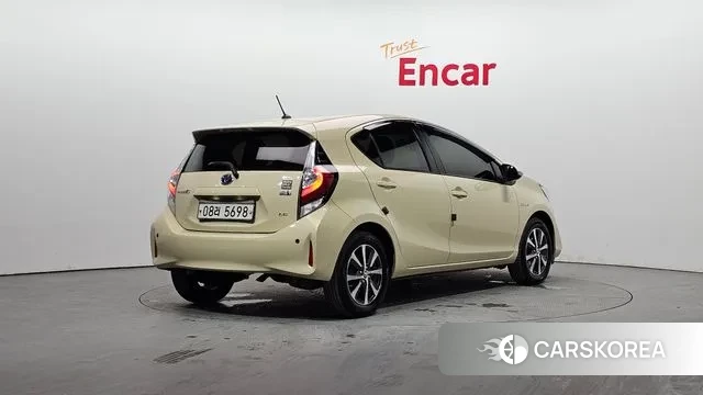 Toyota Prius C id 3494635 из Кореи 12
