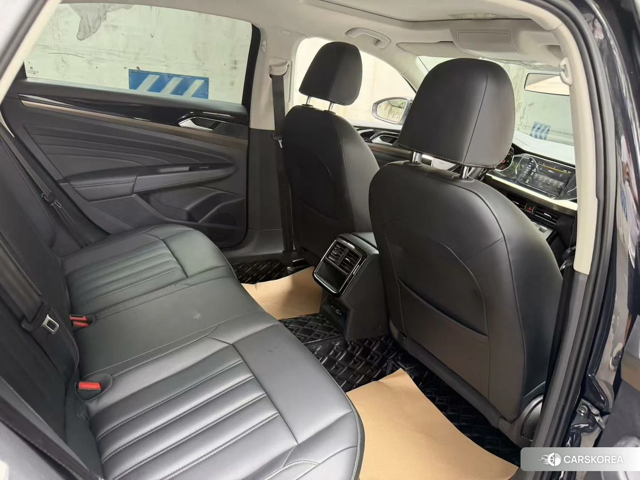 Volkswagen Passat id 4513734 из Китая 9