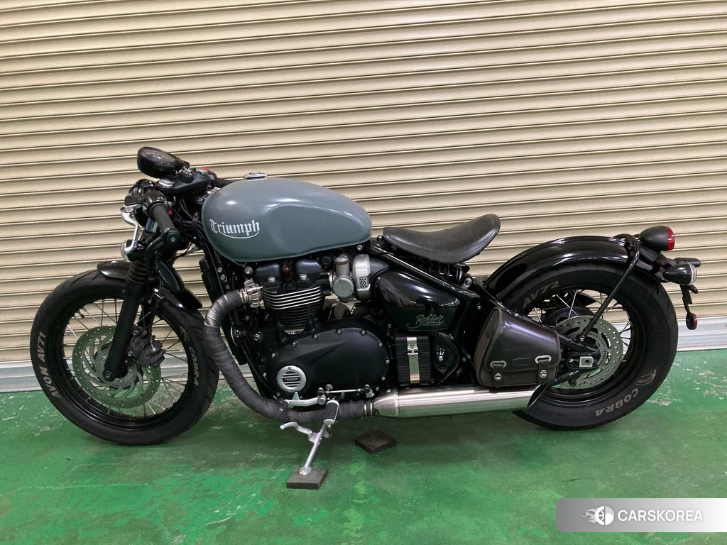 Проданный Triumph BONNEVILLE BOBBER 2017 из Японии