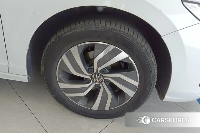 Volkswagen Bora id 4277288 из Китая 9