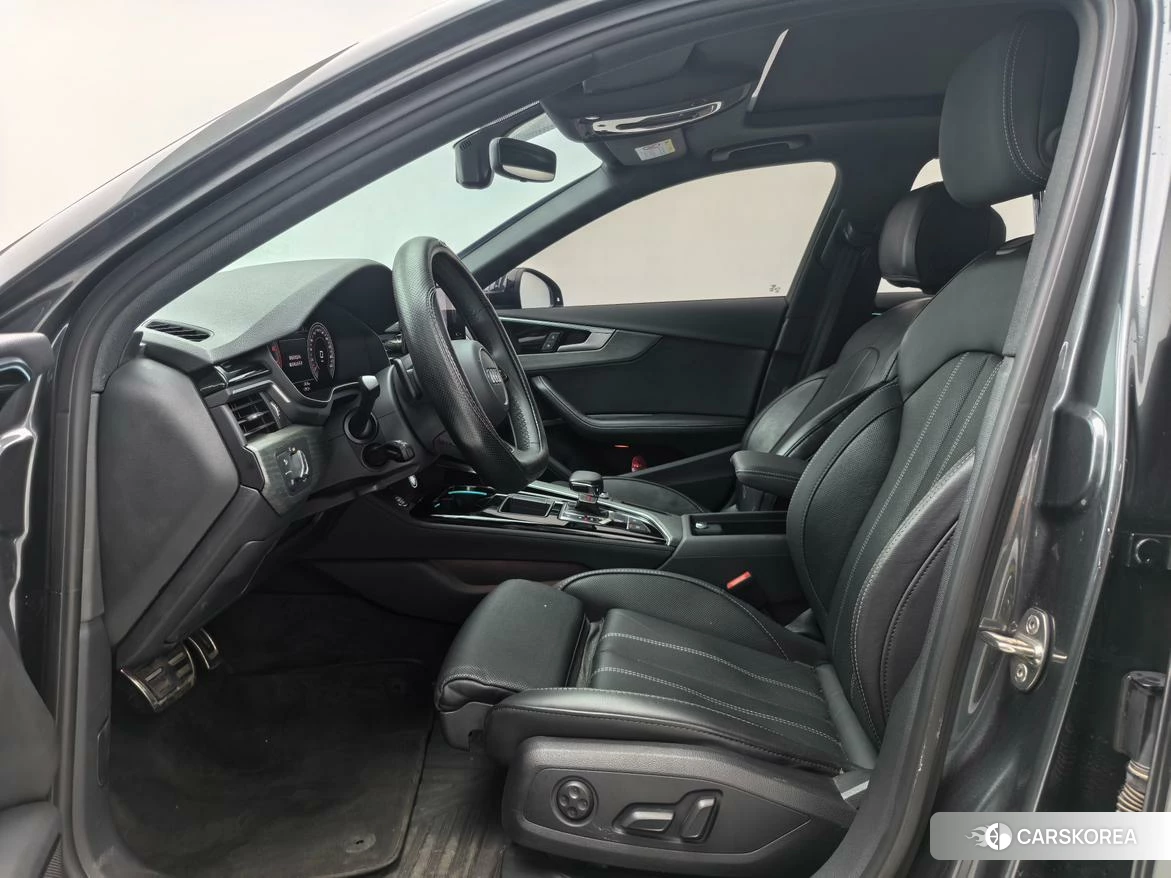 Audi A4L 2023 Темно-серый из Китая, фото 2