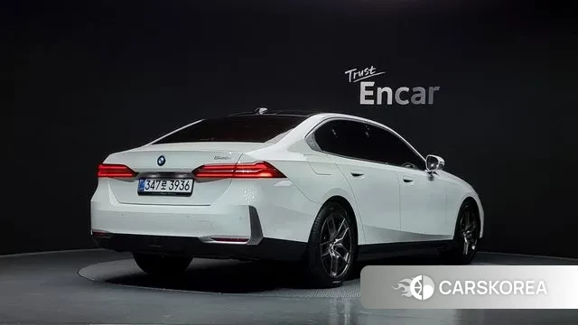 BMW 5 Series (G60) id 3674569 из Кореи 12