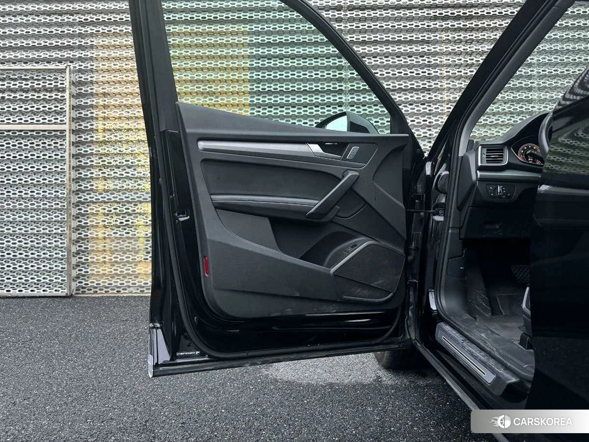 Audi Q5L id 4513457 из Китая 8
