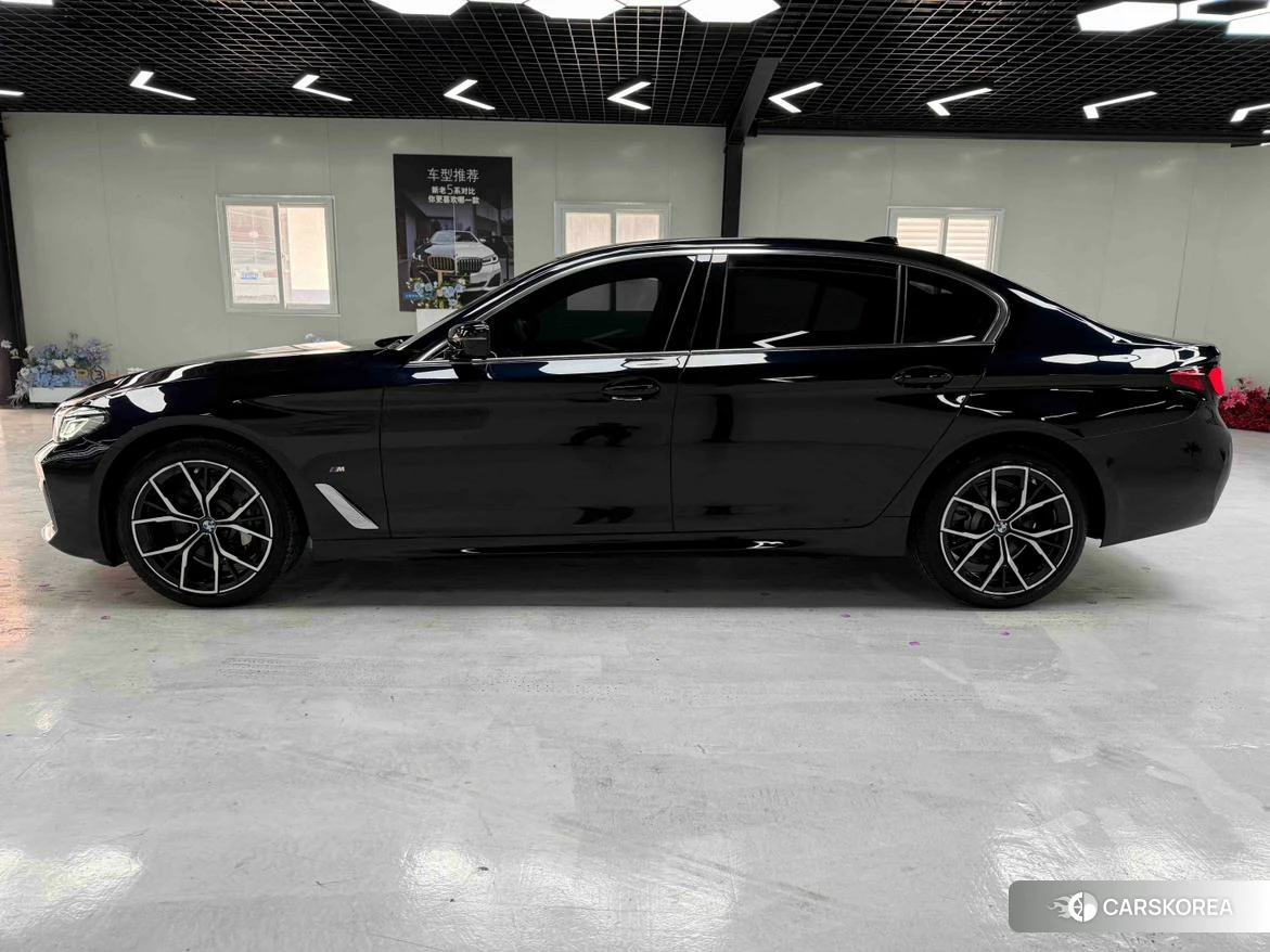 BMW 5 series 2021 Черный из Китая, фото 2