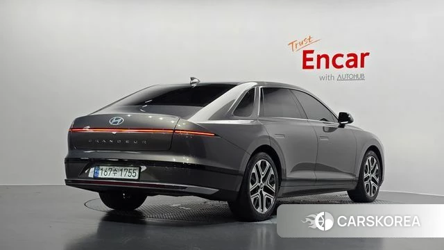 Hyundai Grandeur (GN7) id 4549361 из Кореи 12