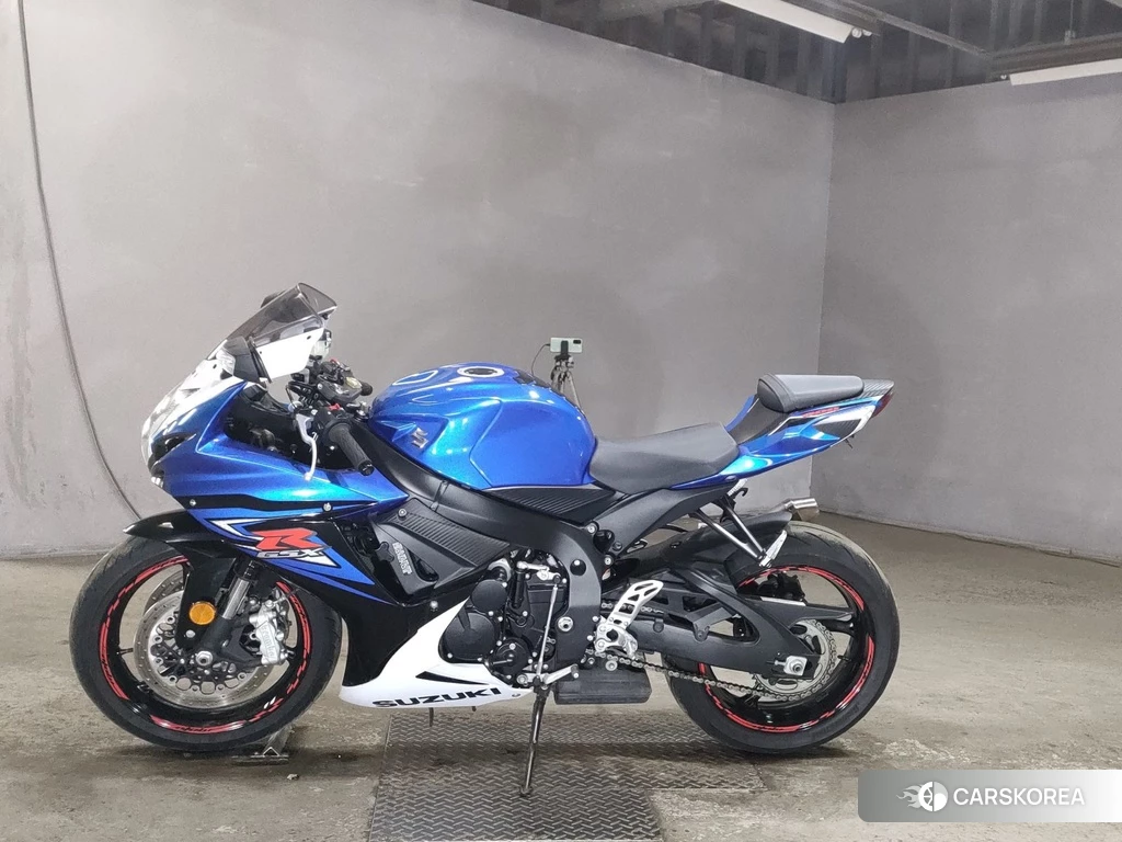 Проданный Suzuki GSX-R600 2018 из Японии