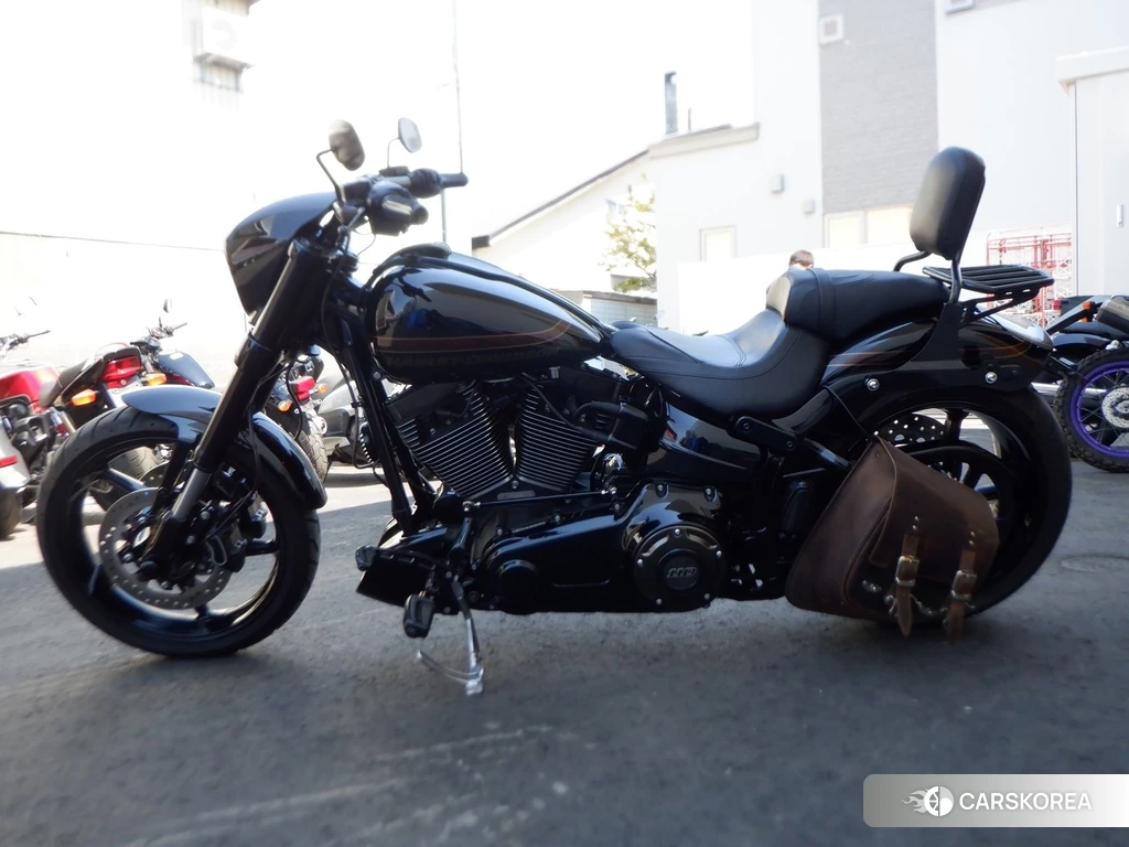 Проданный Harley-Davidson Softail Breakout FXSBSE CVO 2016 из Японии, фото 2