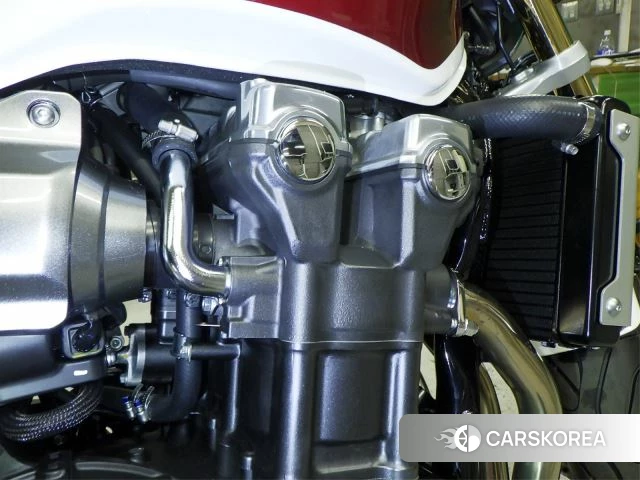 Engine photo