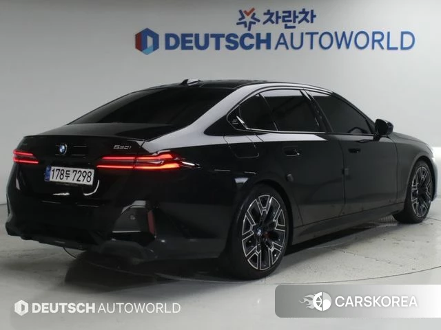 BMW 5 Series (G60) id 4756928 из Кореи 12