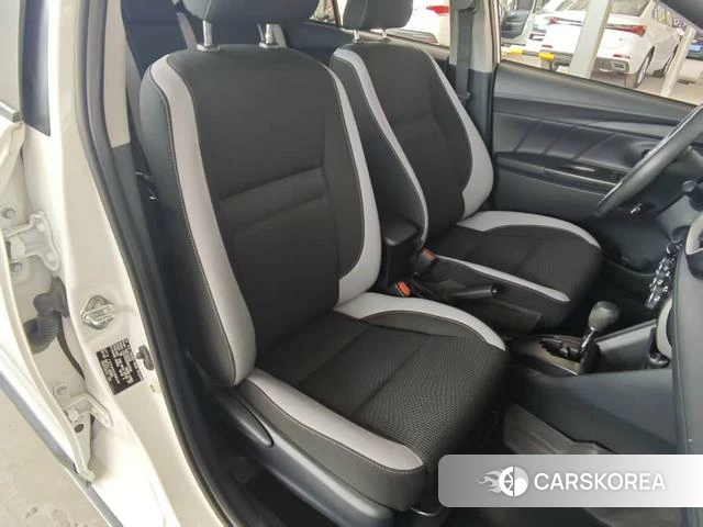 Toyota YARIS L Zhixuan 2022 Белый из Китая, фото 2