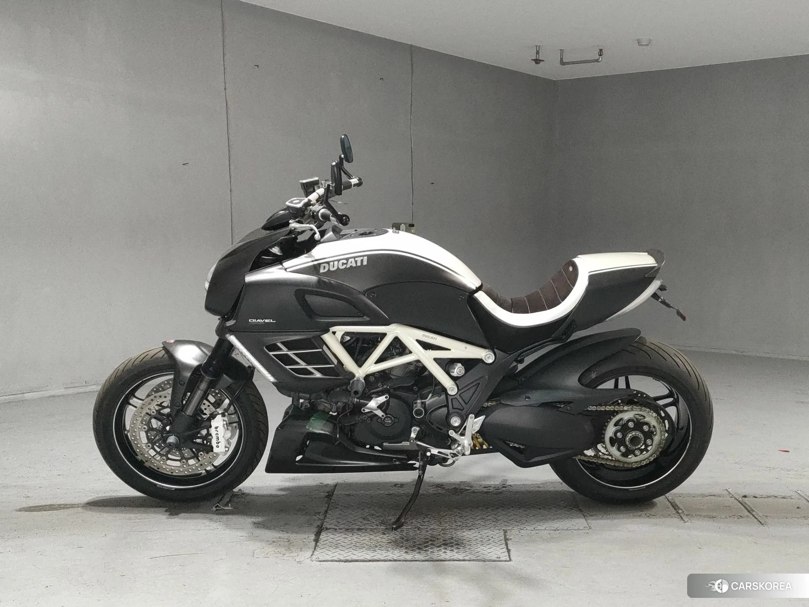 Проданный Ducati DIAVEL AMG 2012 из Японии, фото 3