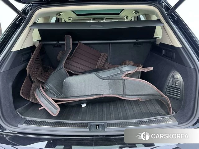 Volkswagen Touareg id 4213114 из Китая 12