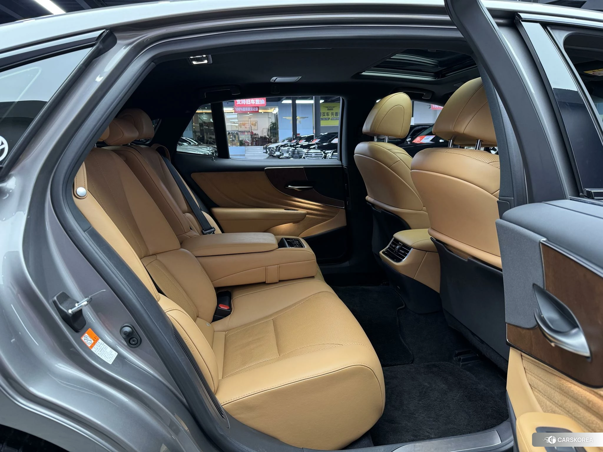 Lexus LS 2019 Темно-серый из Китая, фото 2