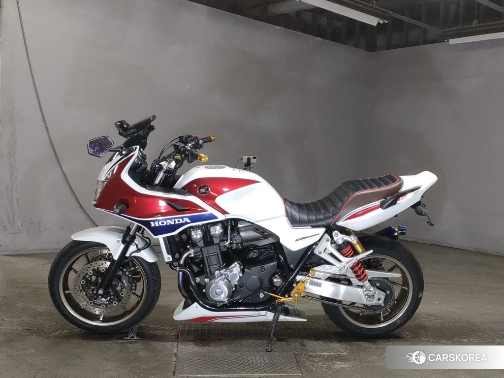 Проданный Honda CB1300SF BOLDOR 2014 из Японии
