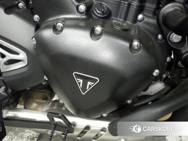 Engine photo