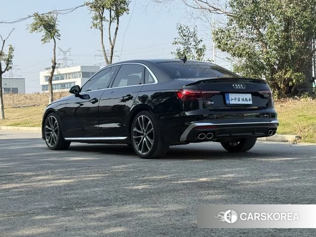 Audi S4 2021 Черный из Китая, фото 2