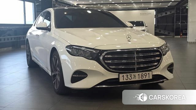Mercedes-Benz E-Class W214 2025 Белый из Кореи, фото 2