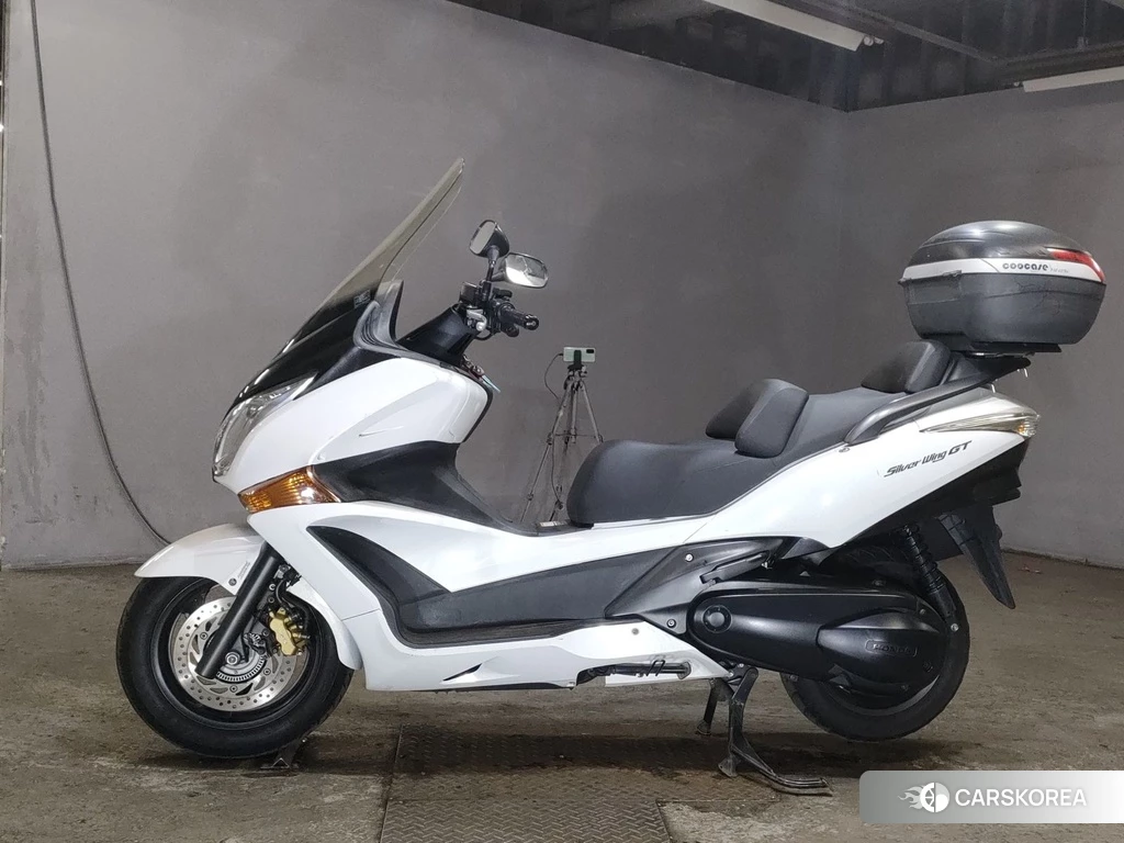 Проданный Honda SILVER WING 400 GT 2010 из Японии, фото 2