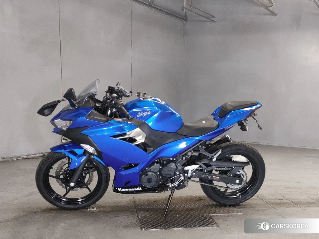 Проданный Kawasaki NINJA 250 2018 из Японии, фото 2