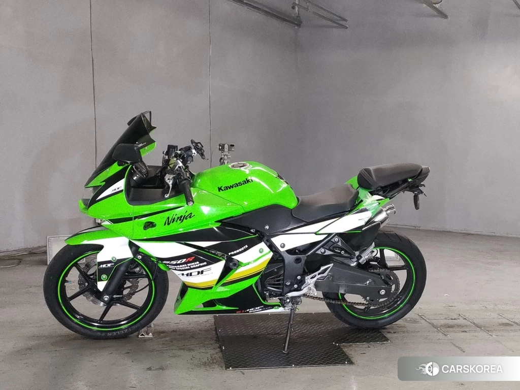 Проданный Kawasaki NINJA 250R id 4173161 из Японии, фото 2