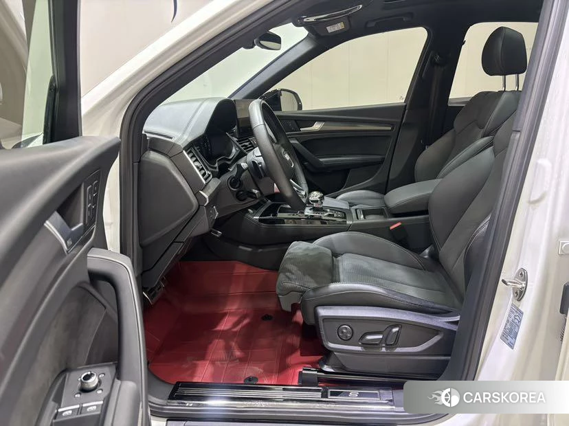 Audi Q5L Sportback 2022 Белый из Китая, фото 2