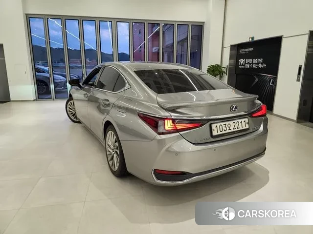 Lexus ES300h 7th generation 2020 Песочный из Кореи, фото 4