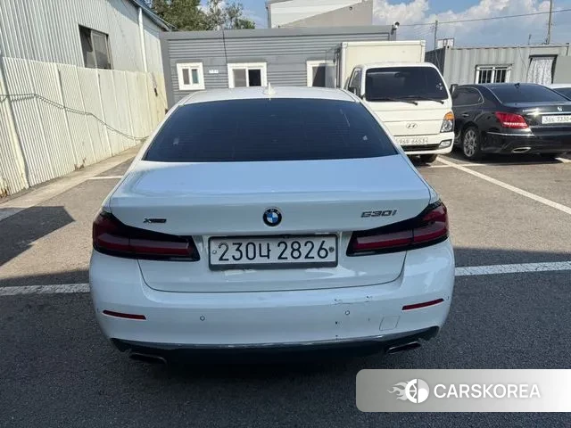 BMW 5 Series (G30) 2021 Белый из Кореи, фото 2