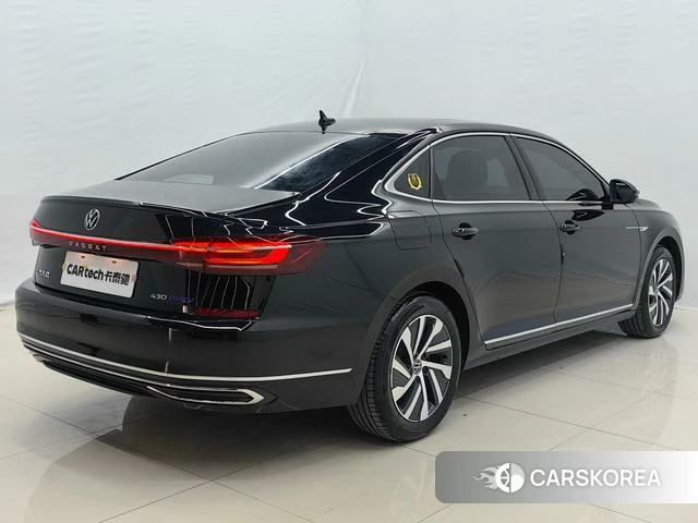 Volkswagen Passat PHEV id 4341834 из Китая 8