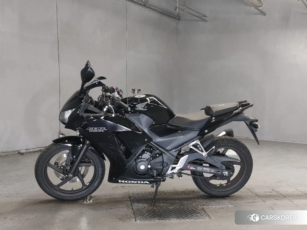 Проданный Honda CBR250R 2016 из Японии
