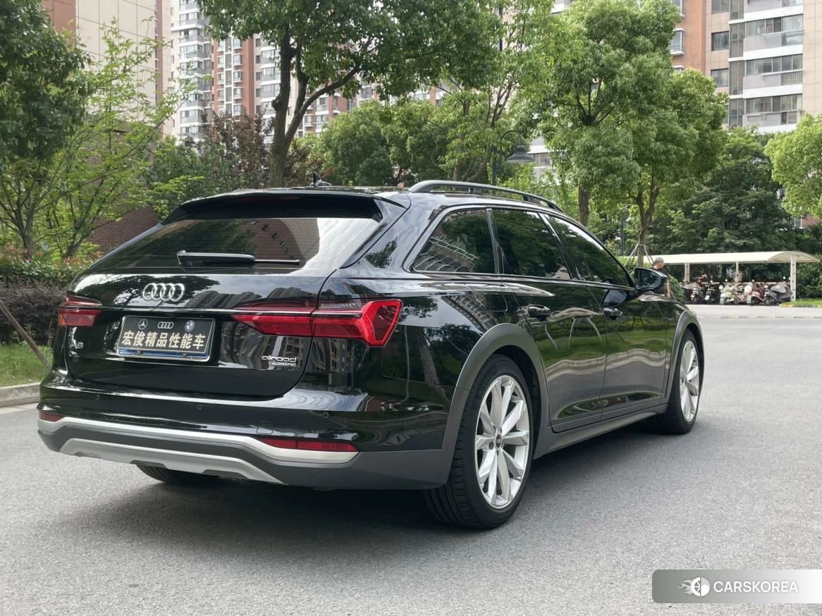 Audi A6 (import) 2022 Черный из Китая, фото 2
