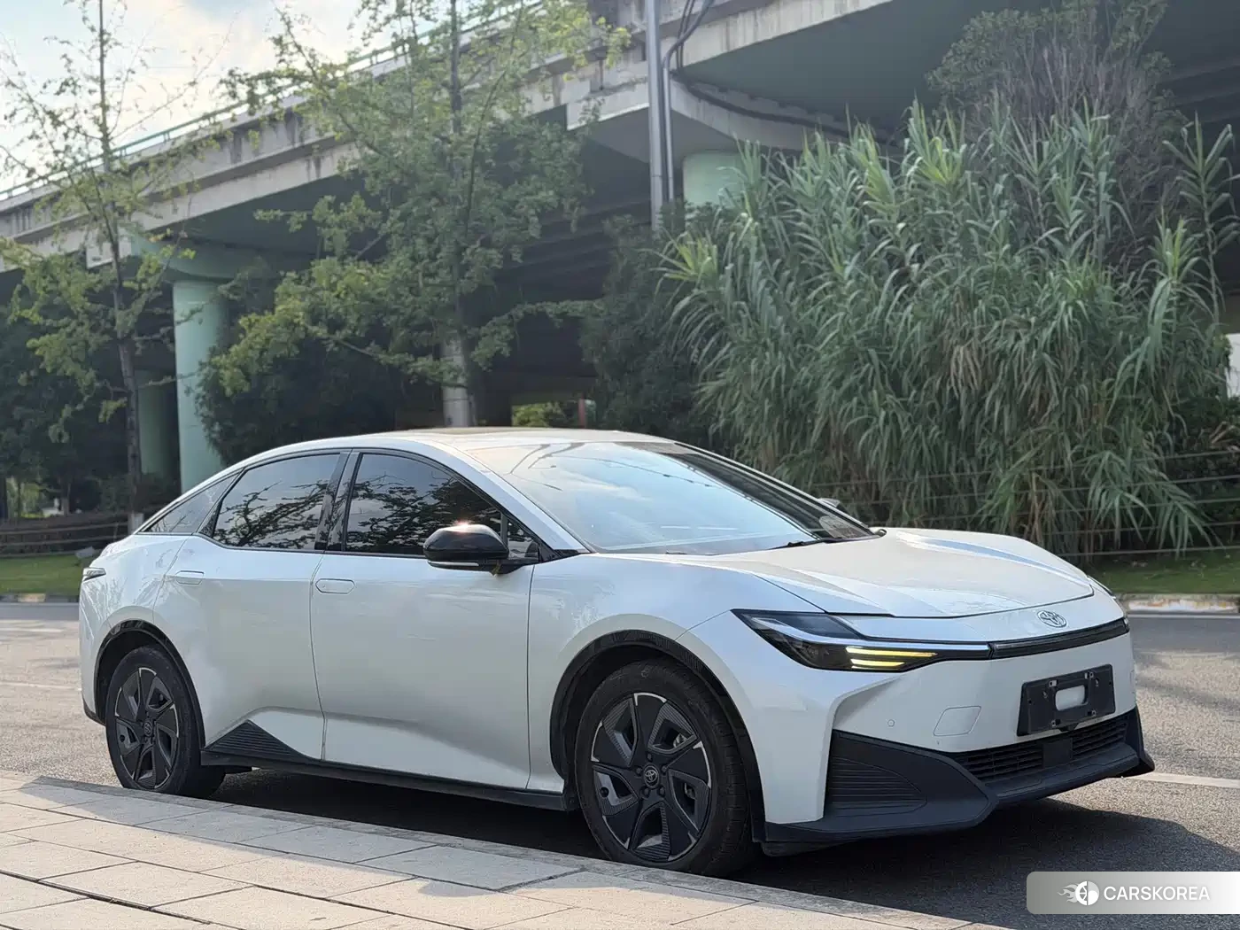 Toyota bZ3 id 4565298 из Китая 7