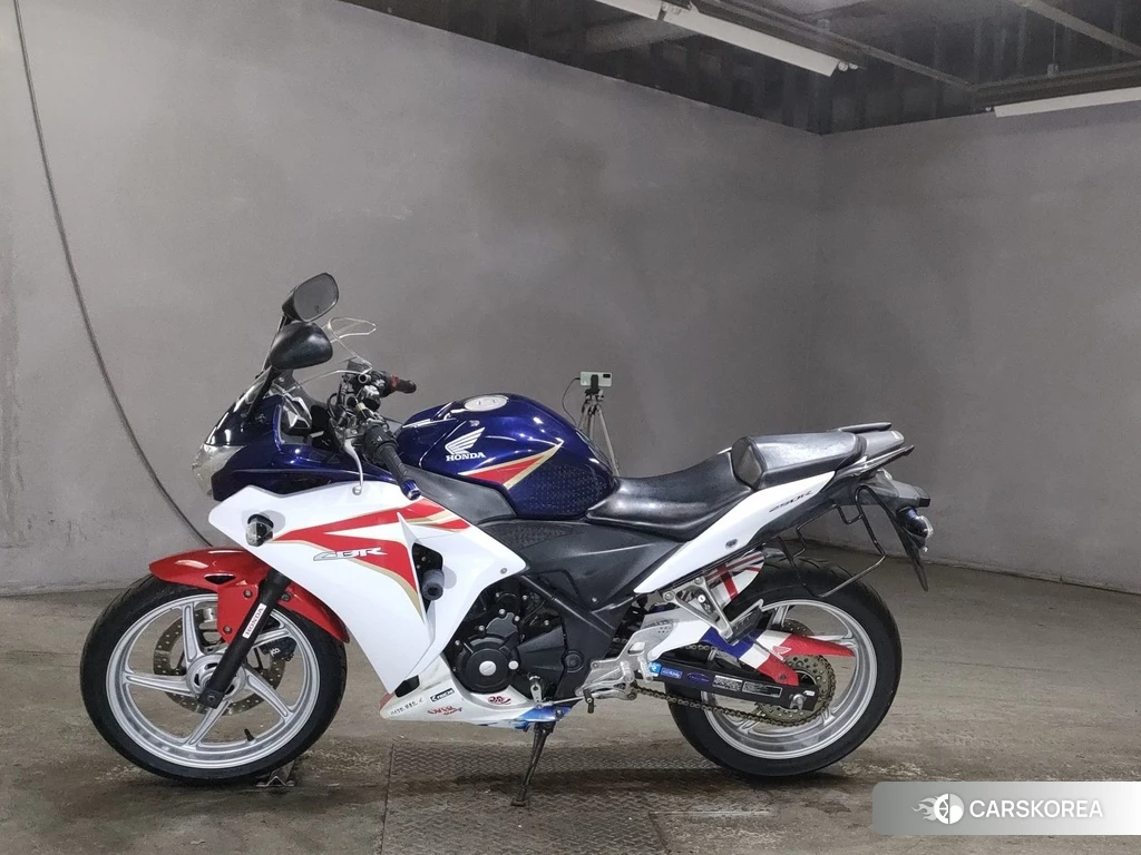 Проданный Honda CBR250R 2011 из Японии