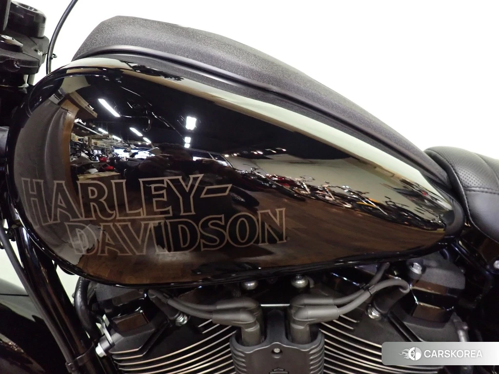 Проданный Harley-Davidson Softail Low Rider S FXLRS 2022 из Японии
