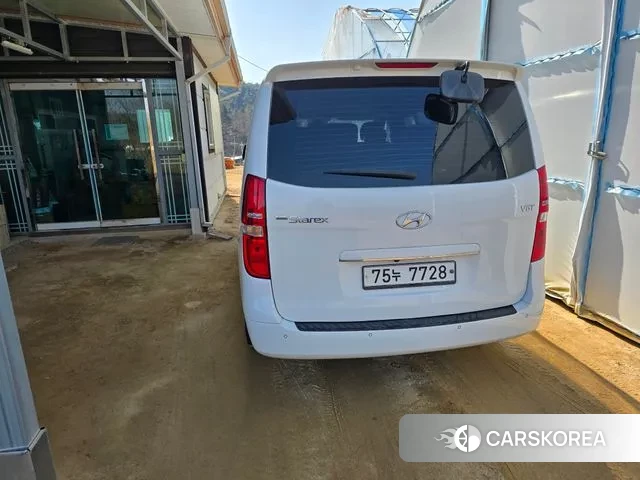 Hyundai Grand Starex 2018 Белый из Кореи, фото 2