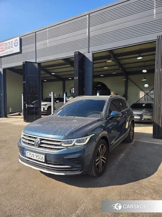 Volkswagen Tiguan second Generation 2023 Синий из Кореи, фото 2
