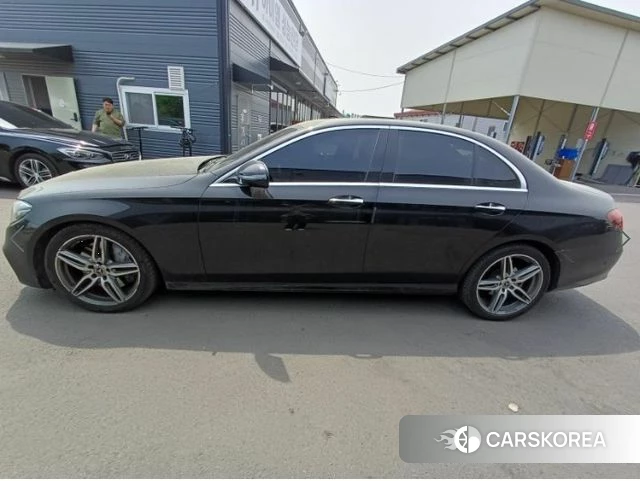 Mercedes-Benz E-Class W213 2019 Черный из Кореи, фото 2
