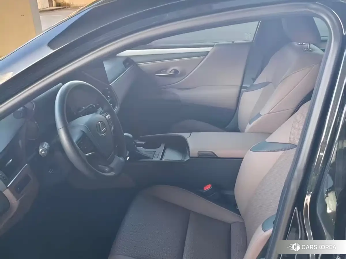 Lexus ES 2025 Черный из Китая, фото 2