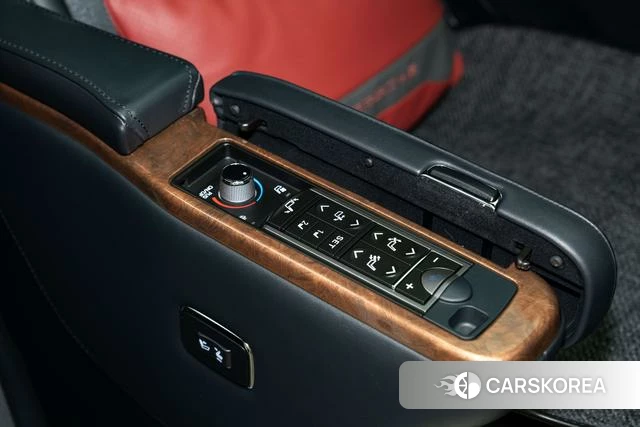 Toyota Elfa id 4239750 из Китая 12