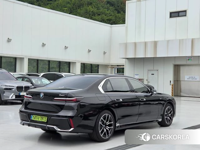 BMW 7 Series (G70) 2024 Черный из Кореи, фото 6