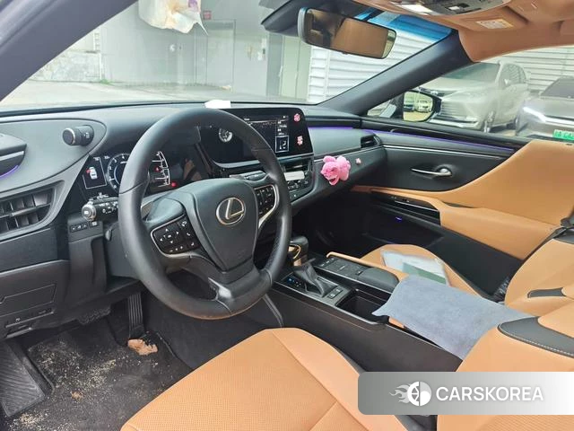 Lexus ES 2022 Серебристо-серый из Китая, фото 6