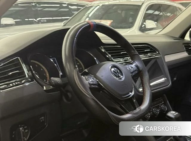 Volkswagen Tiguan L 2021 Черный из Китая, фото 2