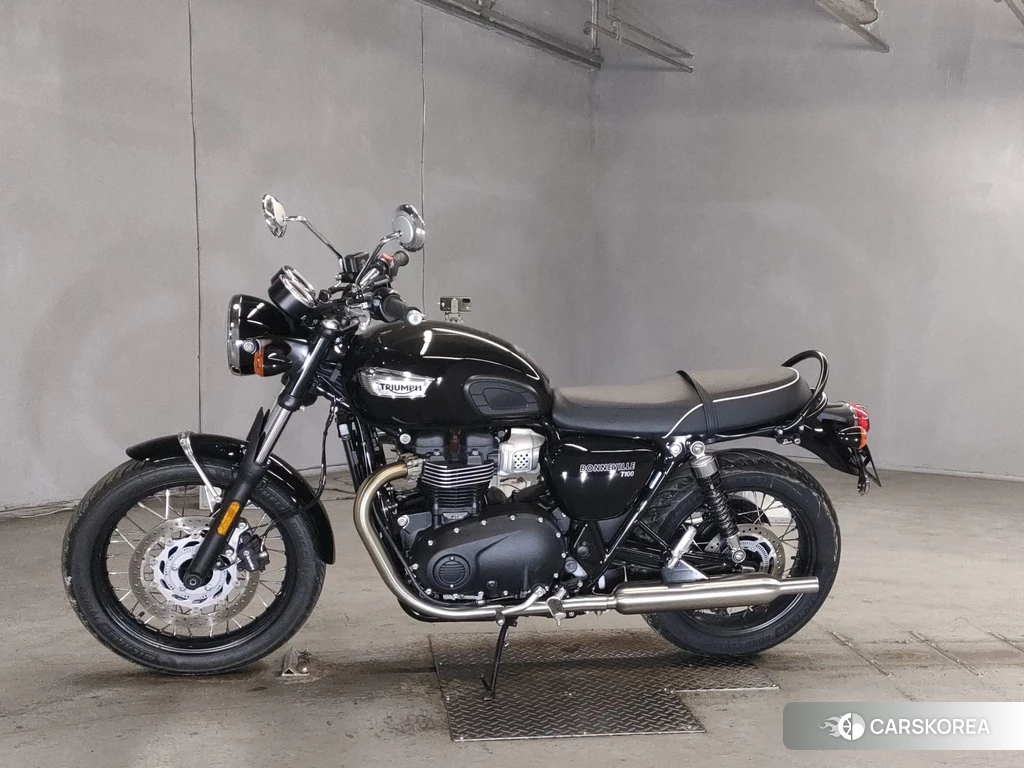 Проданный Triumph BONNEVILLE T100 2023 из Японии, фото 2