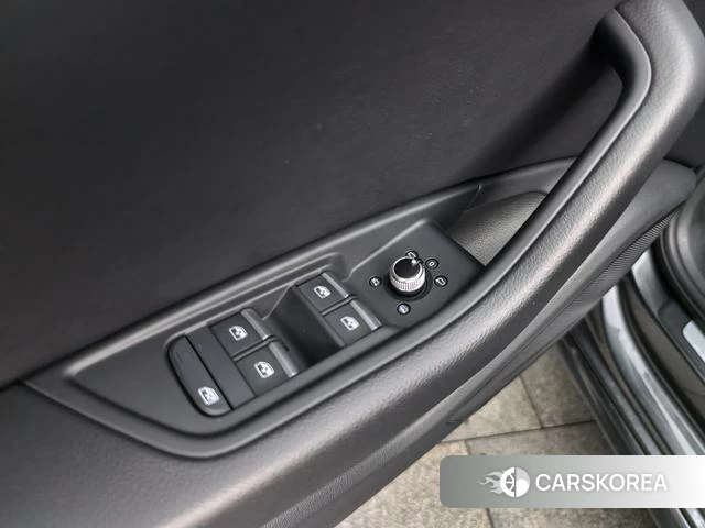 Audi A4L id 4290102 из Китая 12