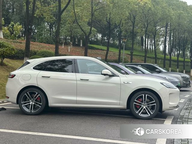 AITO Ask the world M5 2025 Белый из Китая, фото 3