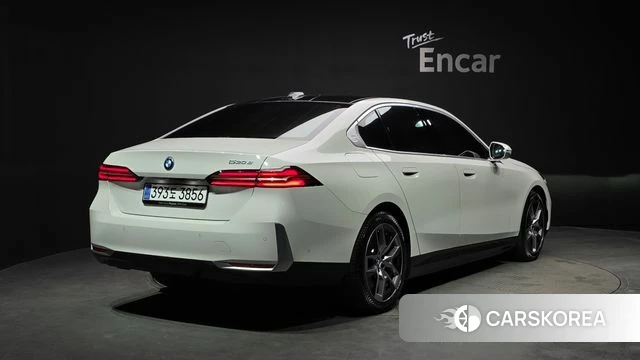 BMW 5 Series (G60) id 3817292 из Кореи 12