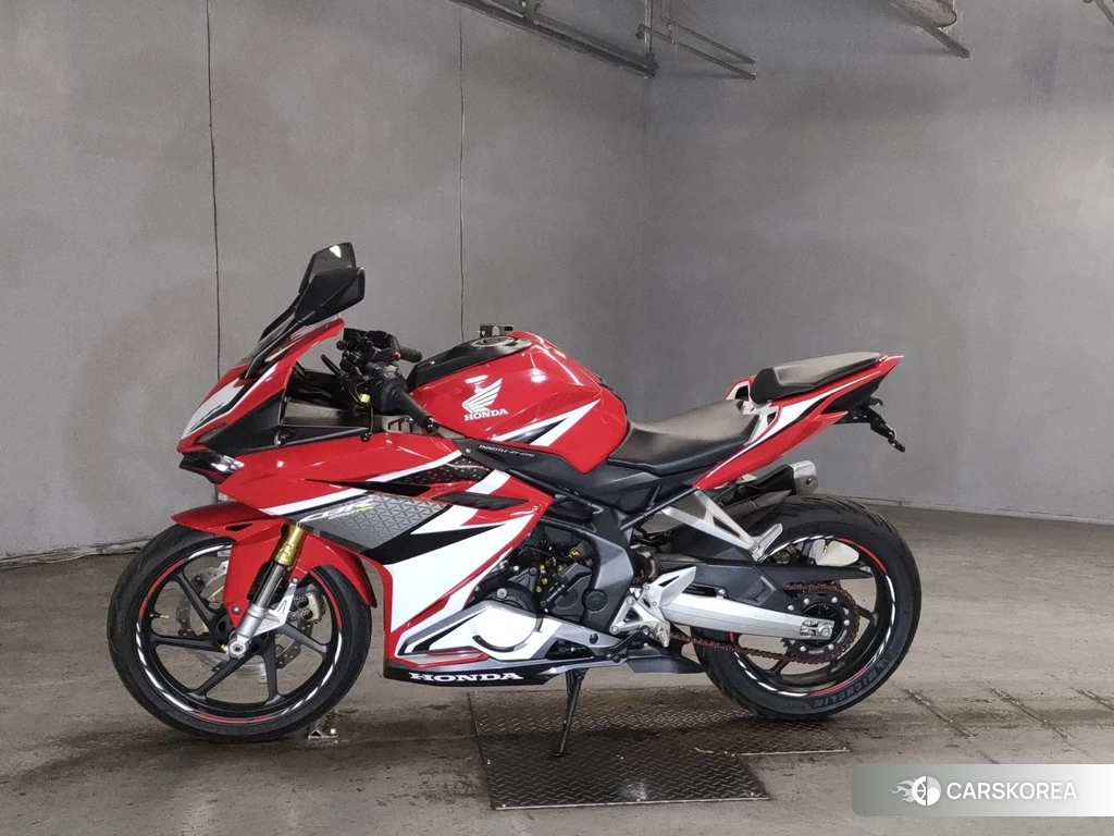 Проданный Honda CBR250RR 2017 из Японии, фото 2