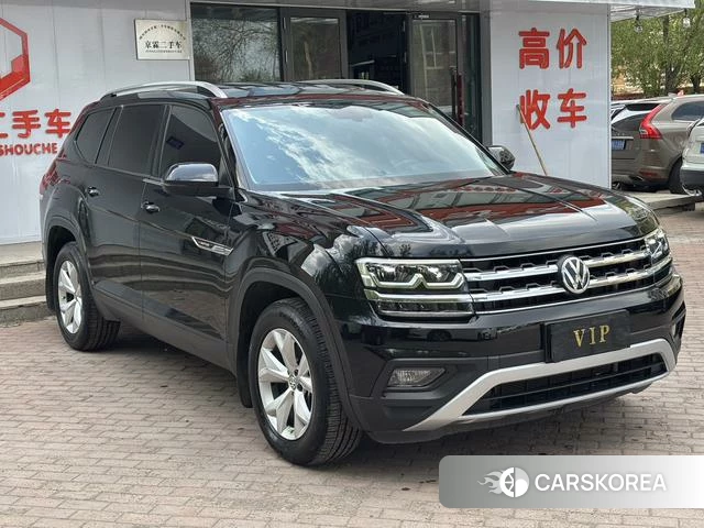 Volkswagen Tourang 2021 Черный из Китая, фото 2