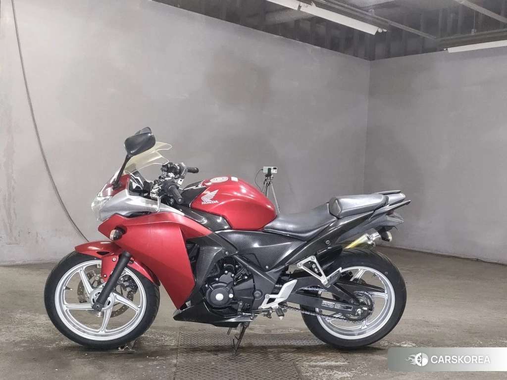 Проданный Honda CBR250R 2011 из Японии